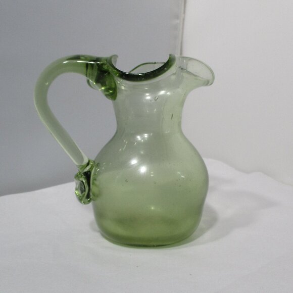 Vintage Handblown Green Art Glass Colonial  Mini Pitcher Creamer 5" - Picture 11 of 11